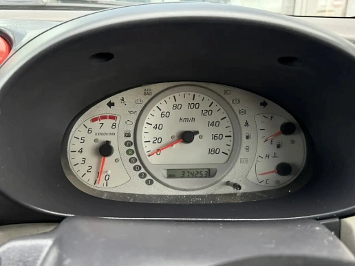 Купить Ниссан Тино 1999г.