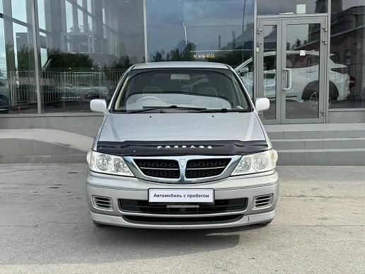 Купить Ниссан Пресадже 2001г.
