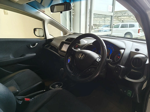 Купить Хонда Фит Шуттле 2014г.