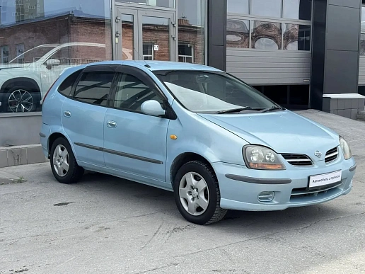 Купить Ниссан Тино 1999г.