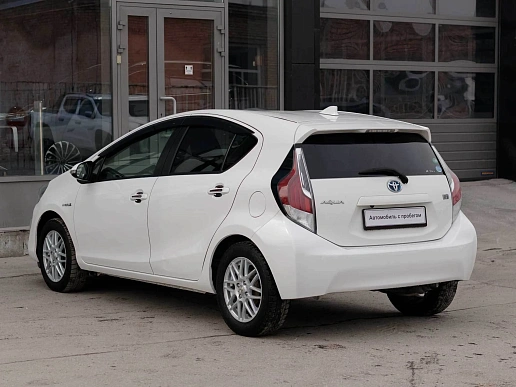 Купить Тойота Аква 2016г.