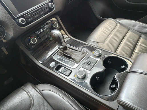 Купить Фольксваген Тоуарег 2015г.