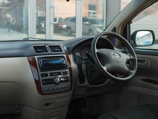 Купить Тойота Ипсум 2002г.