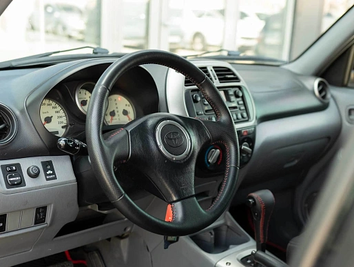 Купить Тойота Новый RAV4 2002г.