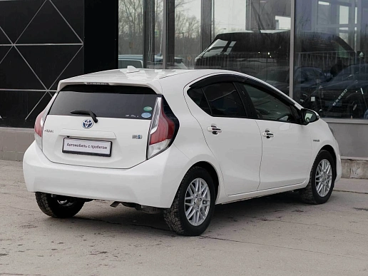 Купить Тойота Аква 2016г.
