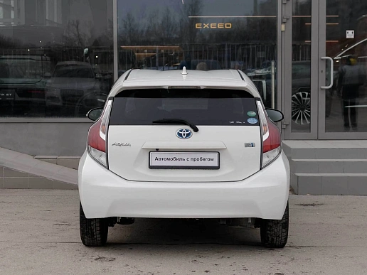 Купить Тойота Аква 2016г.