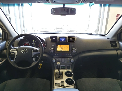 Купить Тойота Хайлендер 2013г.