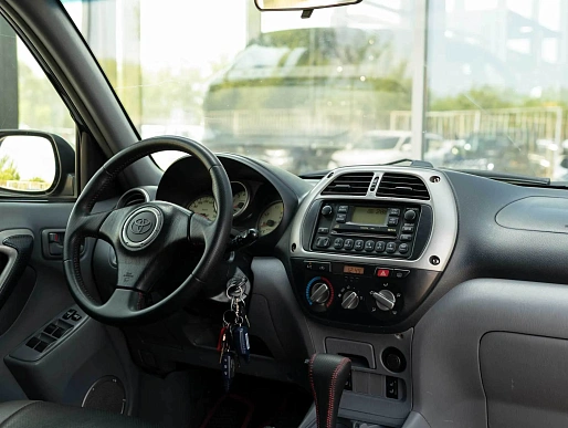 Купить Тойота Новый RAV4 2002г.