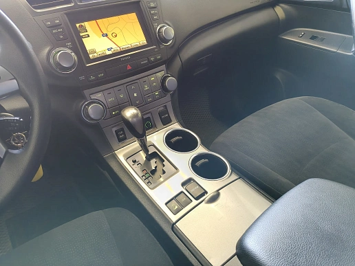 Купить Тойота Хайлендер 2013г.