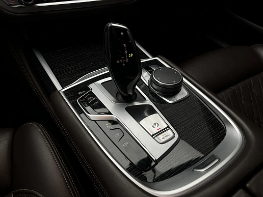 Купить БМВ 7 серия 2019г.