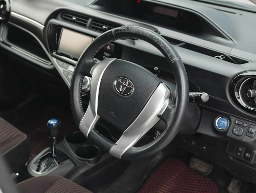 Купить Тойота Аква 2016г.