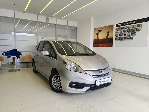 Купить Хонда Фит Шуттле 2014г.