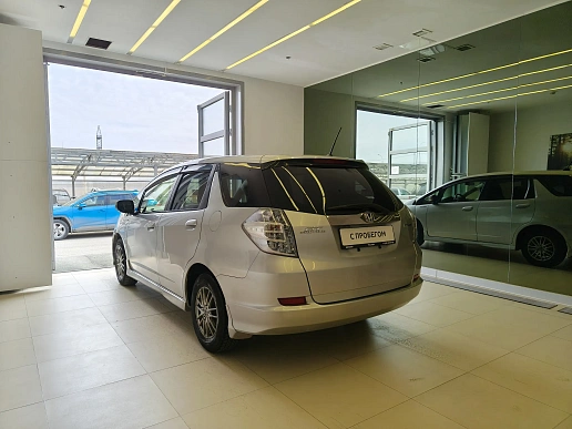 Купить Хонда Фит Шуттле 2014г.