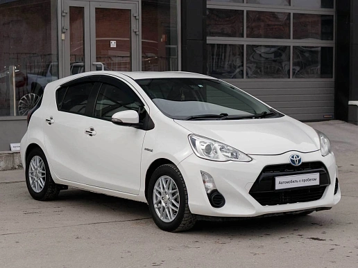 Купить Тойота Аква 2016г.