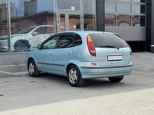 Купить Ниссан Тино 1999г.