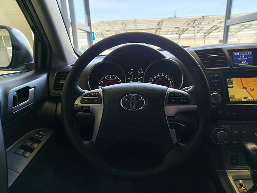 Купить Тойота Хайлендер 2013г.