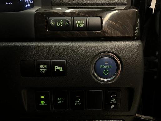 Купить Тойота Веллфире 2012г.