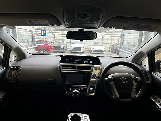 Купить Тойота Приус Алфа 2015г.